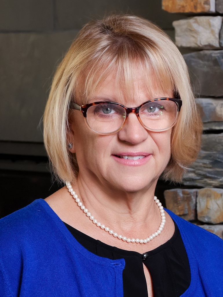 Annette Hines headshot